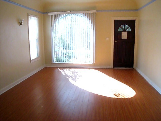 Foto del edificio - 1022 Dundas St