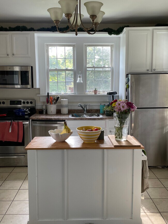 Building Photo - 26 S Main St