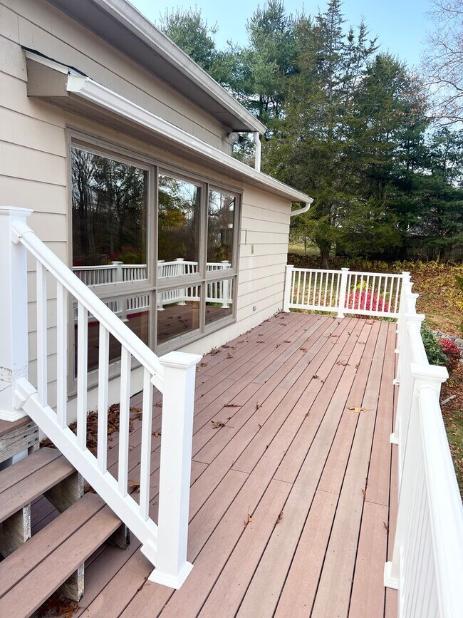 Foto del edificio - Single family with Connecticut River views