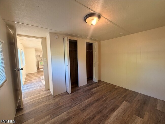 Building Photo - 8385 Nault Rd