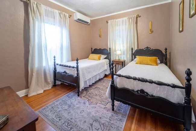 Second Bedroom - 925 Parkview Ave