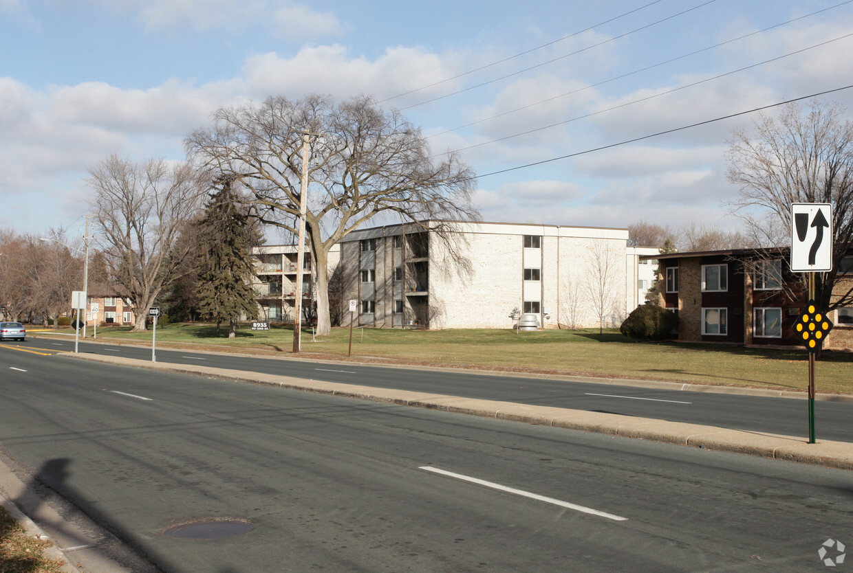 Building Photo - Cedar Grove Condominiums