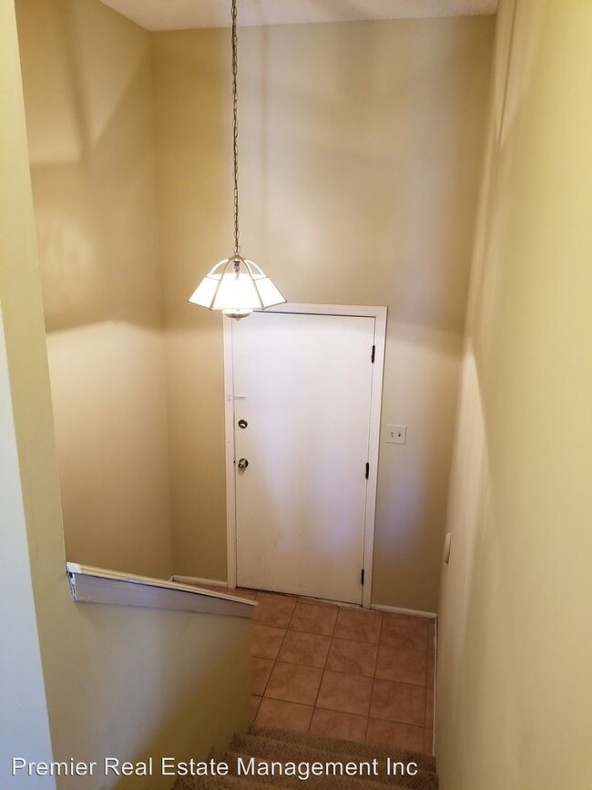 Foto del edificio - 317 NW Highland Ln
