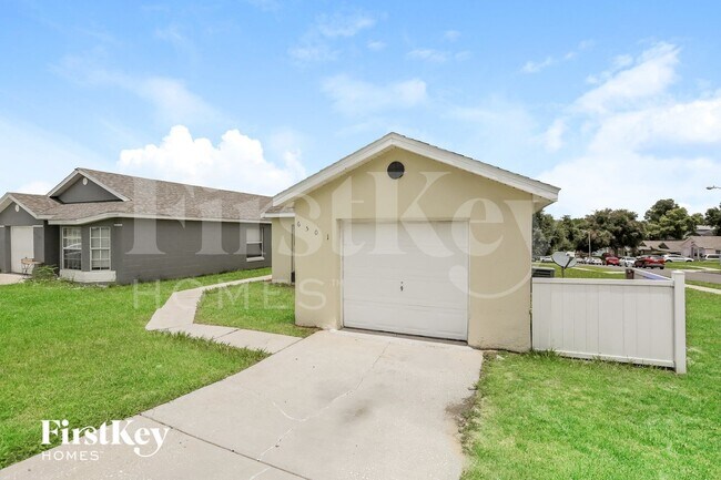Foto del edificio - 6501 Viewpoint Ct
