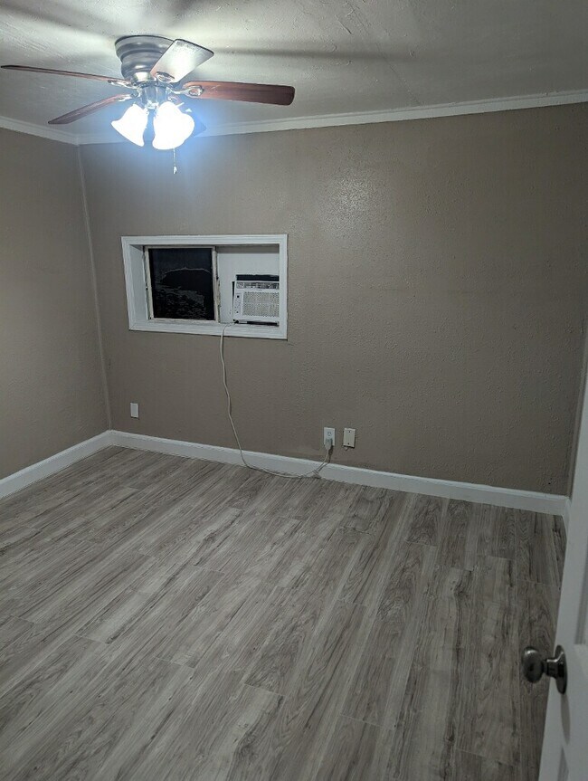 Building Photo - 3703 Martin St