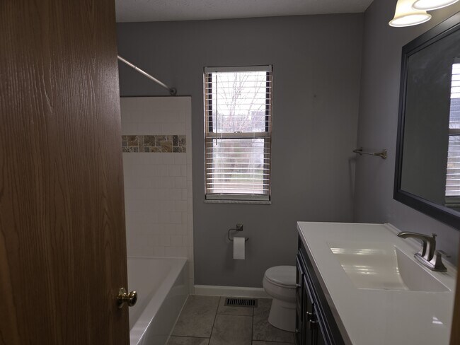 Building Photo - 905 Glyn Morgan Ct