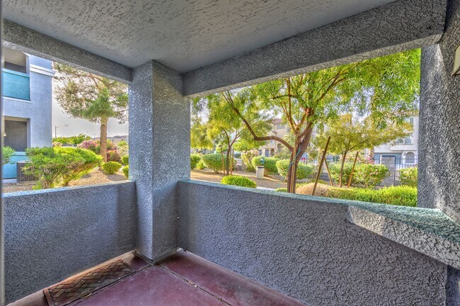 Building Photo - 6955 N Durango Dr