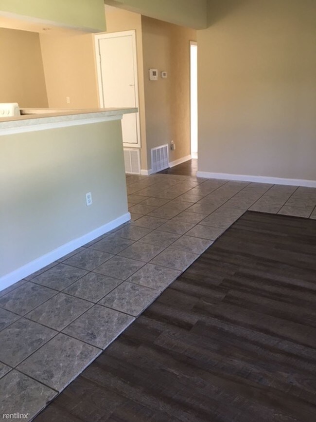 Foto del edificio - 3 br, 1 bath House - 13033 Marvin St