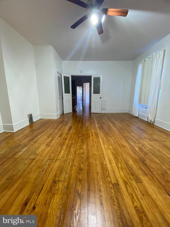 Building Photo - 416 S 45th St