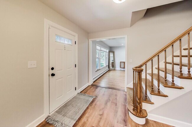 Foto del edificio - 317 E Forest Ln