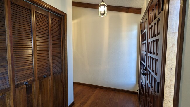 Foto del edificio - Beautiful 5 Bed, 3.25 Bath Broadmoor Home!