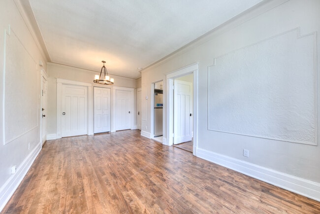 Building Photo - 3406 Av Patricia