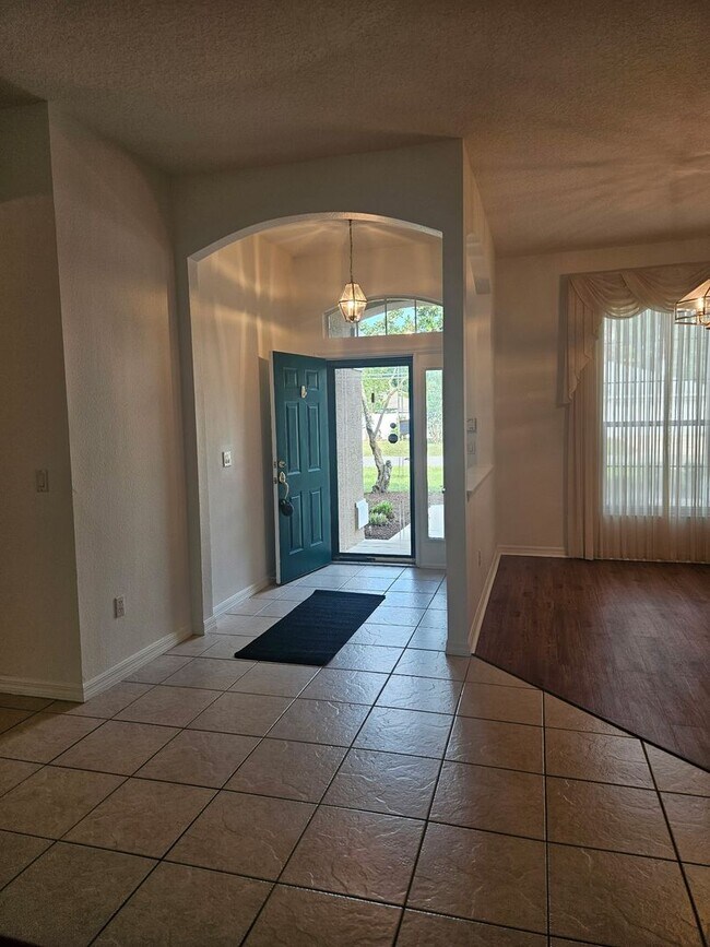 Foto del edificio - 4 BEDROOM 3 FULL BATH HOME WITH A SCREENED IN POOL IN THE BEAUTIFUL PALM COAST