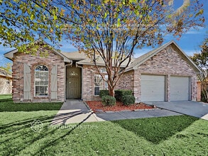 Building Photo - 224 Mulberry Ln