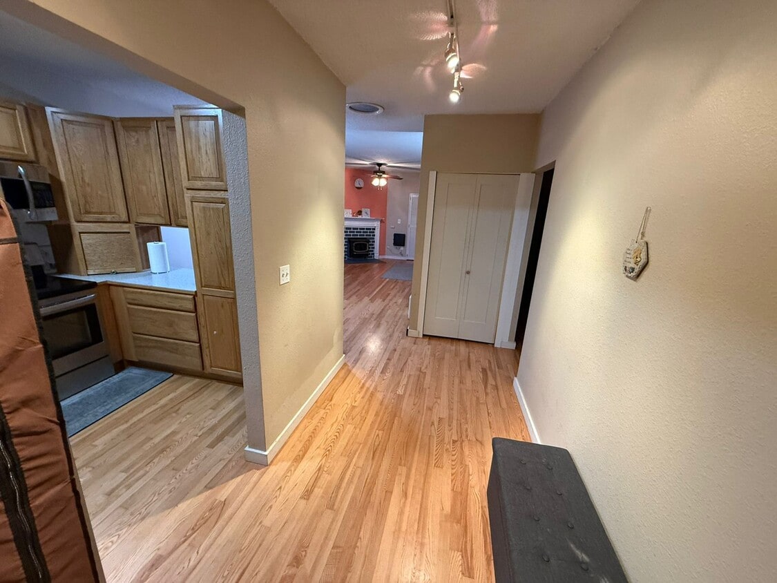 Foto principal - 14425 NE 40th St