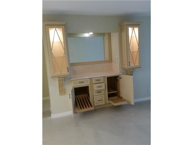 Building Photo - 408 NW 68th Ave
