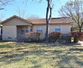 Building Photo - 10232 San Lorenzo Dr