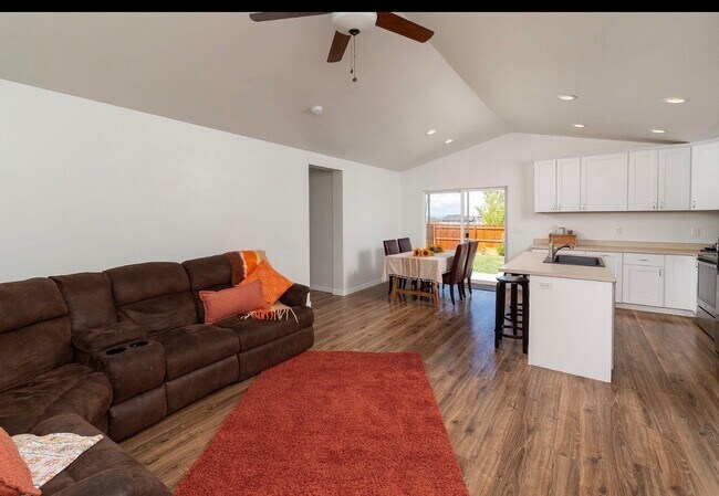 Foto del edificio - 541 SW Sunrise Cir