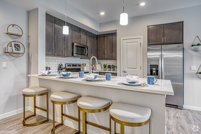 2HAB, 2BA -1066SF - Lago Apartments