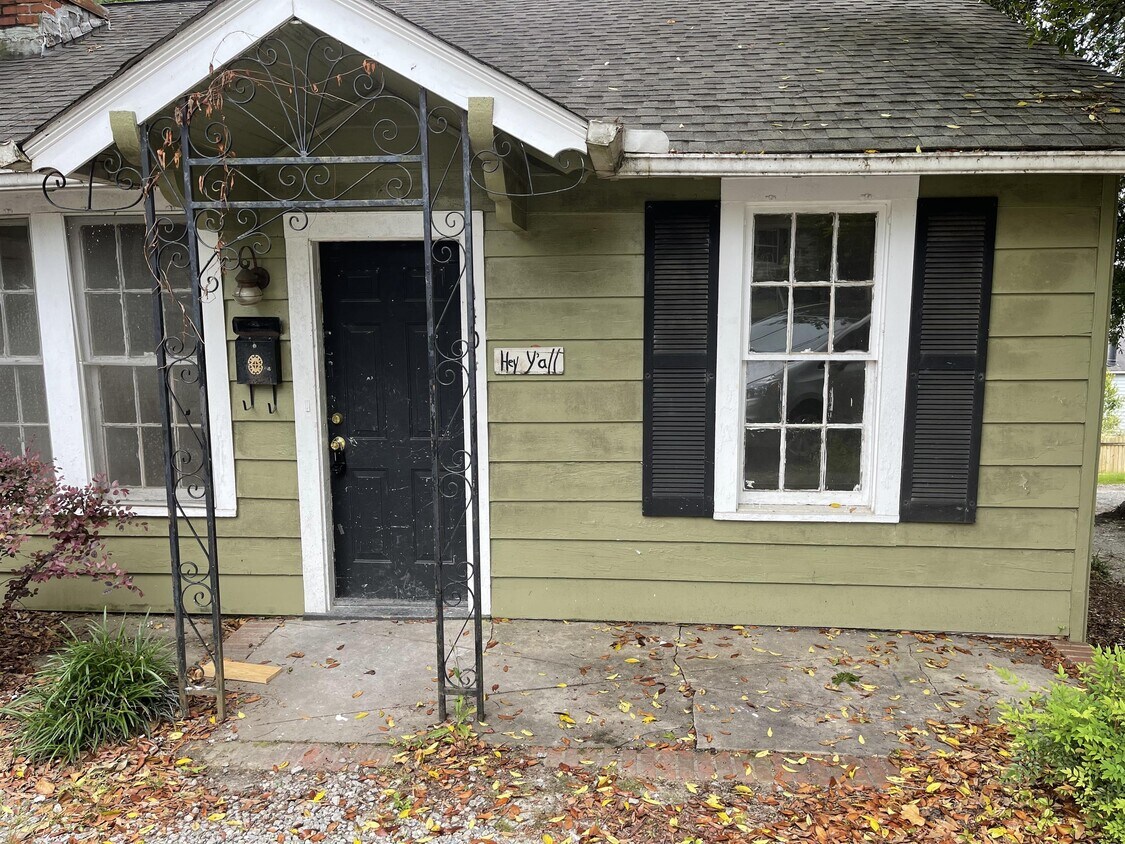 Primary Photo - 1404 Virginia St