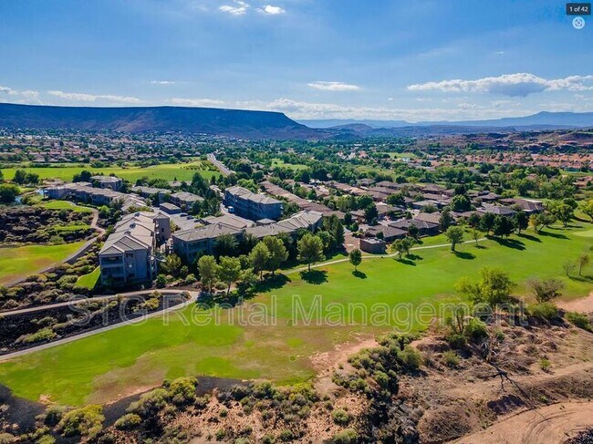 Foto del edificio - 225 N Country Ln