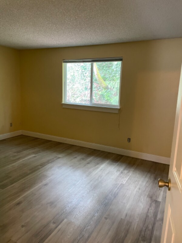 Building Photo - 13216 NE Salmon Creek Ave