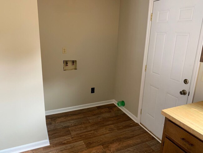 Foto del edificio - Village Apartments