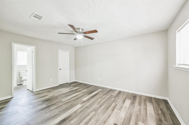 Foto del edificio - 7635 Dawnridge Dr