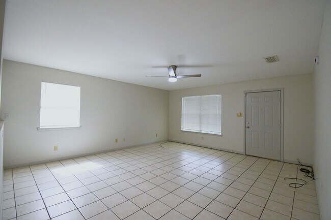 Building Photo - Move-In Ready, Beautifully Updated 3BR/2BA Home, HUD Accepted