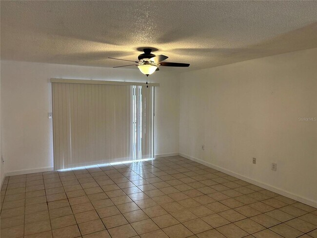 Foto del edificio - 1140 83rd Ave N
