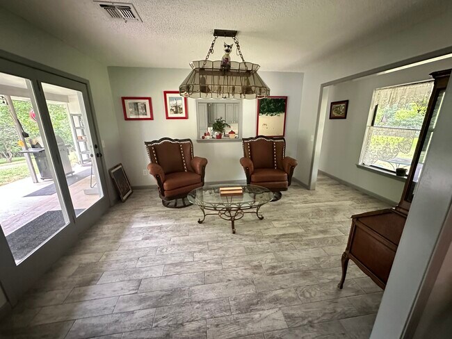 Photo - Royal Drive Main House