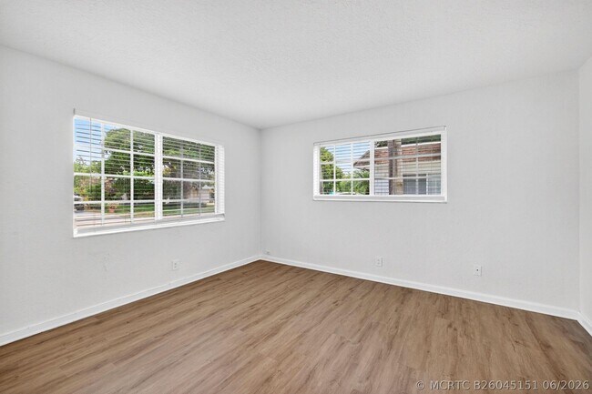 Building Photo - 3380 NE 16th Terrace