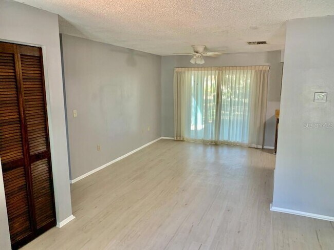 Foto del edificio - 2073 Carnac St