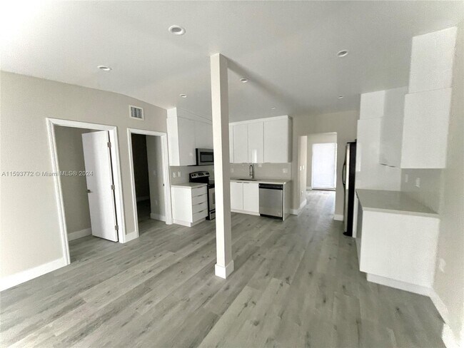 Foto del edificio - 12750 W Golf Dr