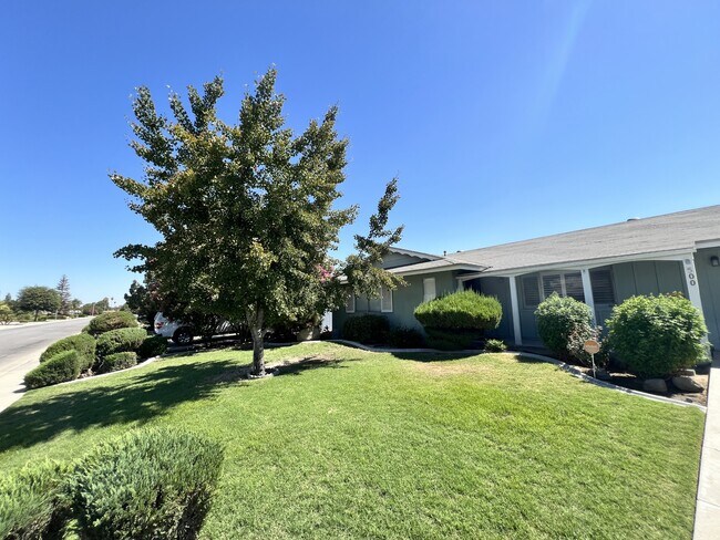 Foto del edificio - 500 River Oaks Dr