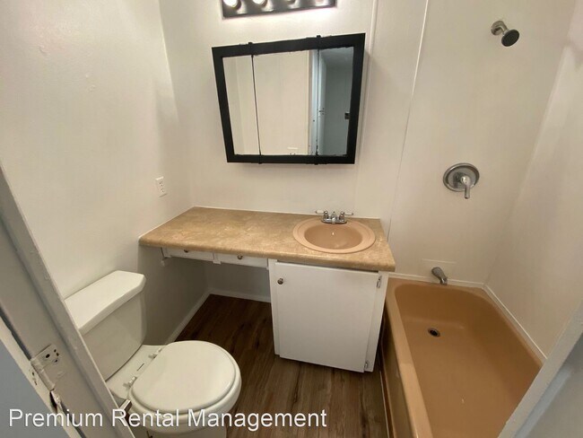 Building Photo - 3 br, 1.5 bath House - 4516 Usher Ave