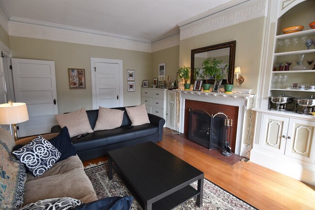 Foto del edificio - 1693 Beacon St