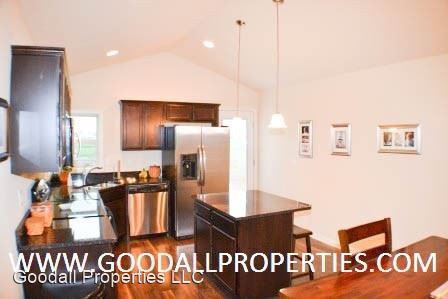 Foto del edificio - 4 br, 3 bath House - 1255 SE Waddell Way