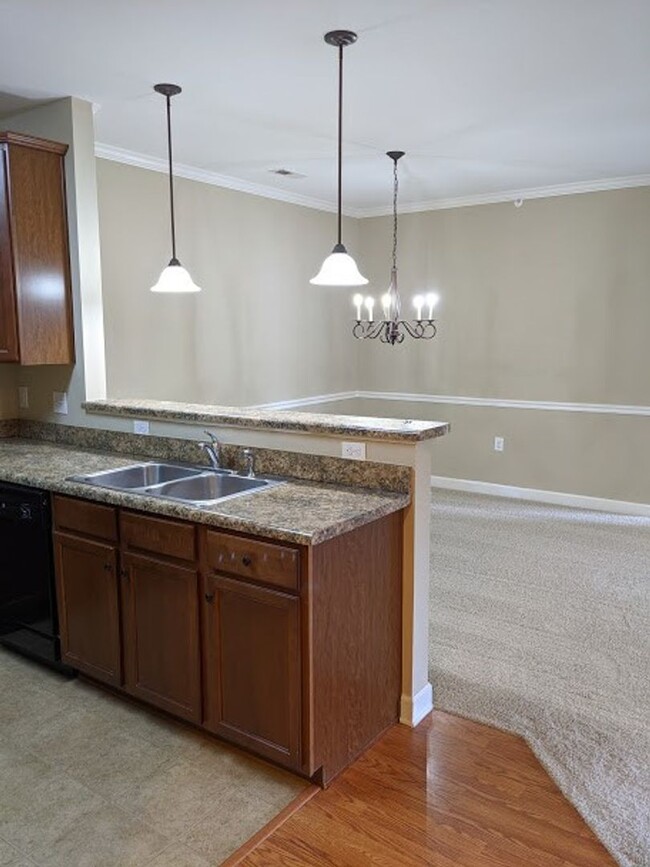 Building Photo - 2BD/2BATH Condo One Level in Cornelius Com...