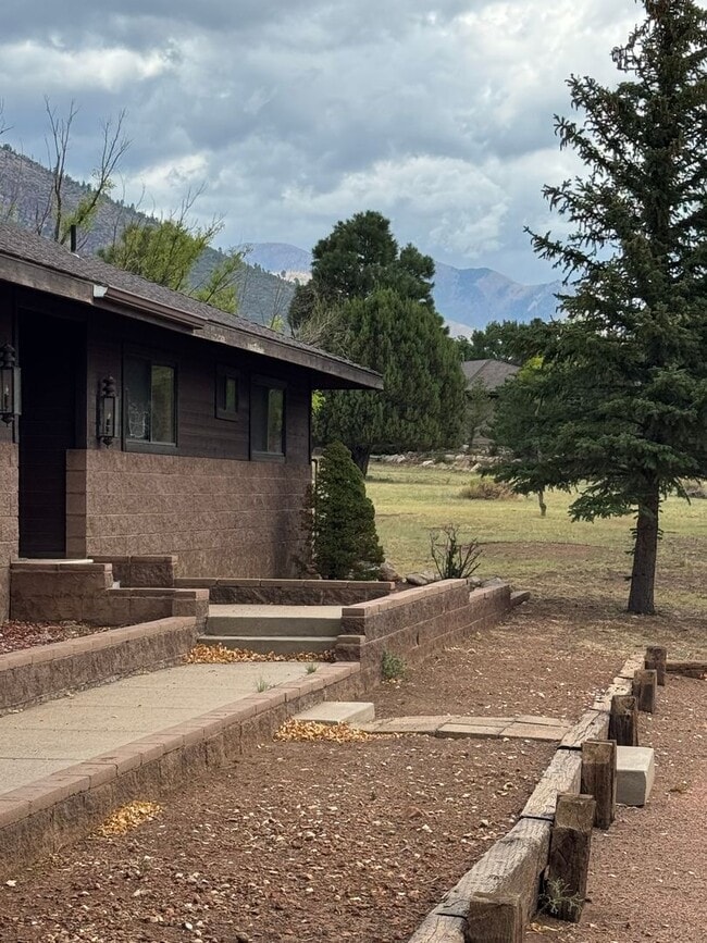 Building Photo - 4950 E Reata Rd