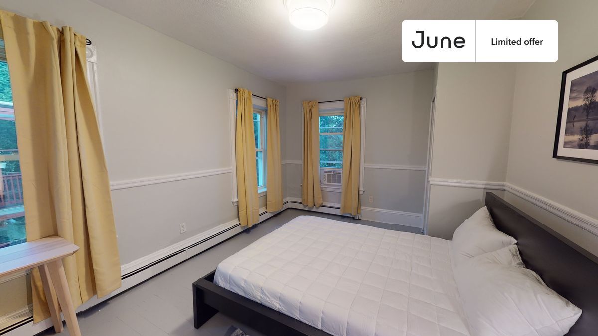 Primary Photo - Private bedroom in 4 bed/2 bath Home