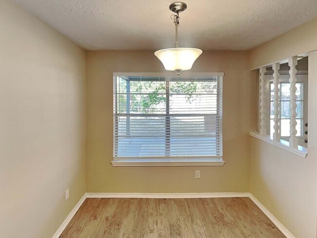 Foto del edificio - 3922 Cypressdale Dr