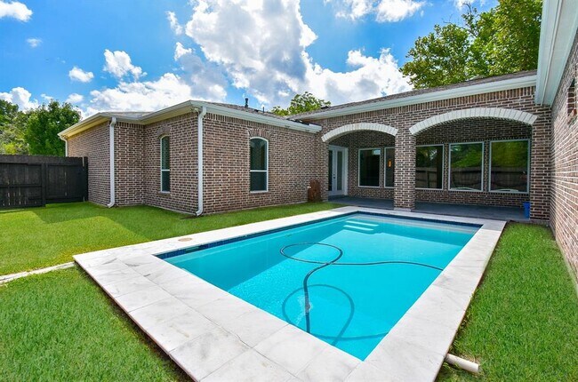 Building Photo - 10602 Bassoon Dr