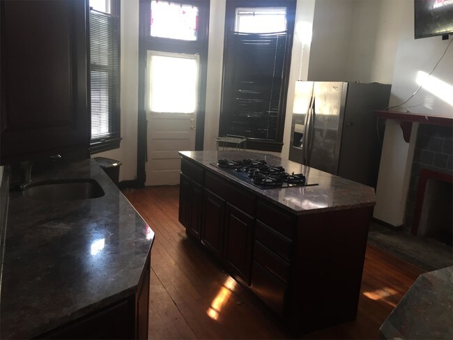 Foto del edificio - 2412 Eutaw Pl