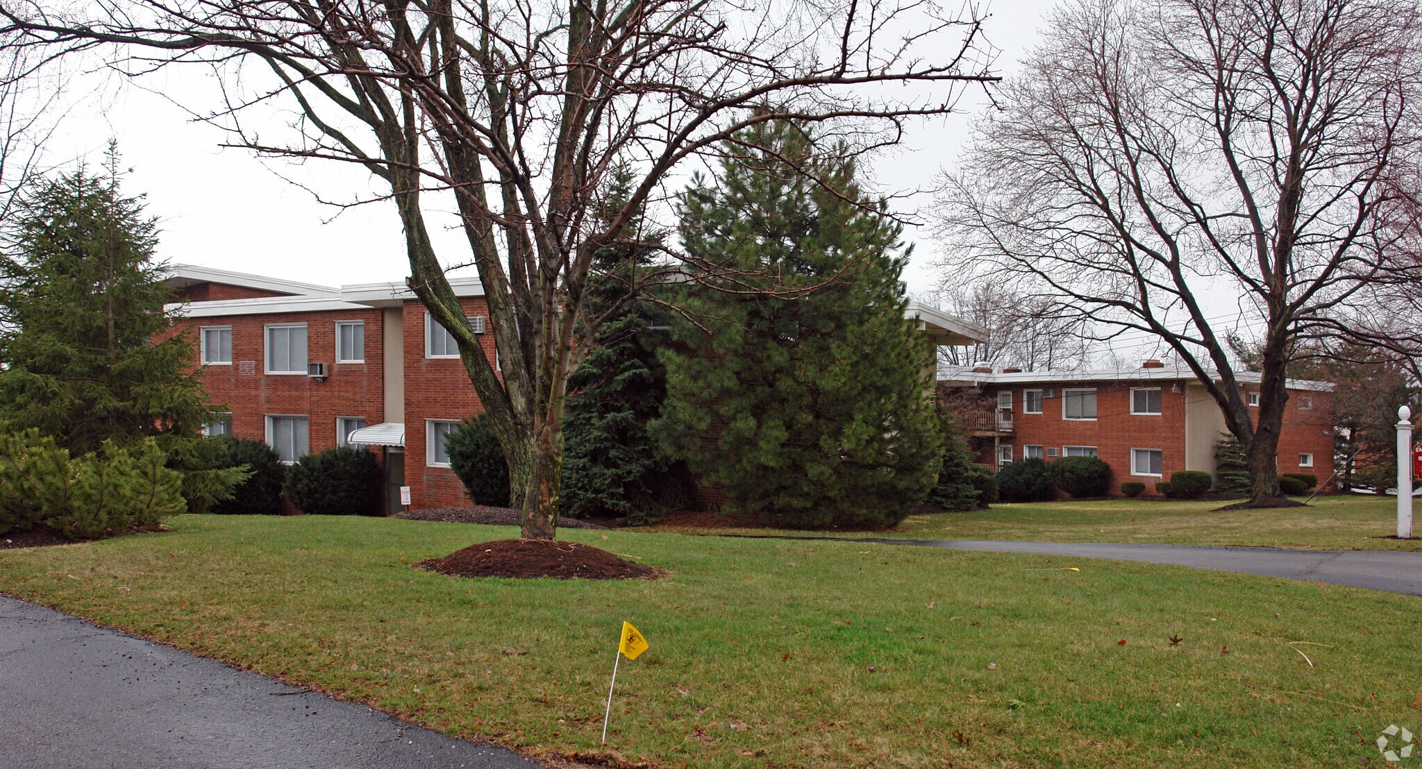 Chamberlain and Lawnfair Apartments – photo 1 of 27