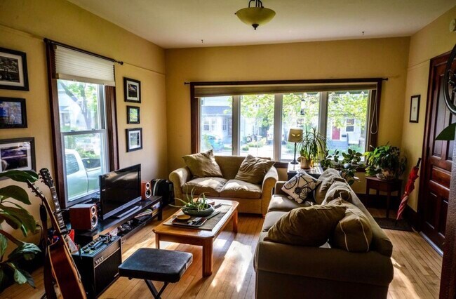Foto del edificio - 521 Maple Ave