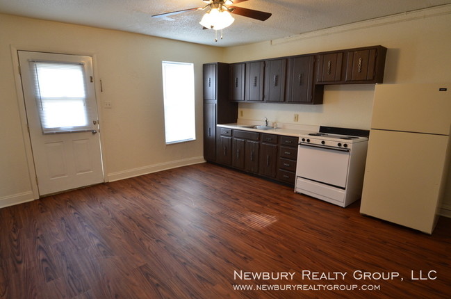 Building Photo - Barberry Court