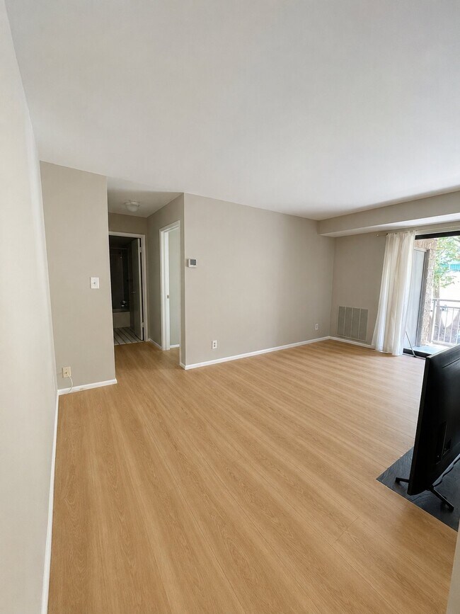 Foto del edificio - 6003 Majors Ln