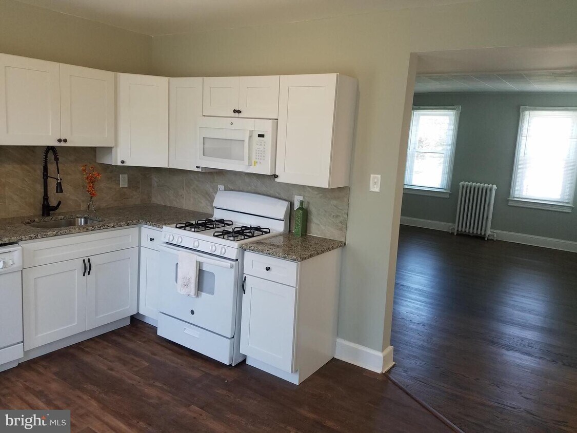 742 Franklin St Unit B, Delanco, NJ 08075 Room for Rent in Delanco