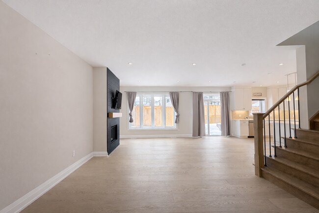 Photo du bâtiment - 325 Sedgewood St